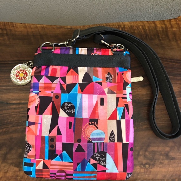 LeSportsac It’s A Small World Crossbody!! - Picture 4 of 7